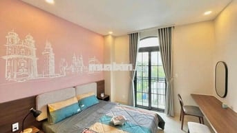 Phòng ban công gần sân bay Tân Sơn Nhất, đường Yên Thế