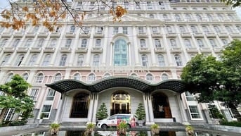 CĂN HỘ DỊCH VỤ CAO CẤP QUẬN 7 -  FREE HỒ BƠI, GYM, DỌN PHÒNG 