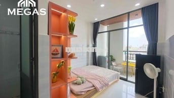Cho Thuê Căn Hộ Ban Công - Đầy Đủ Nội Thất Ngay Đầm Sen
