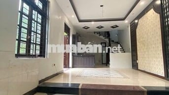 Cho thuê nhà Dương Văn Bé - Vĩnh Tuy, ngõ ô tô tránh - 16tr