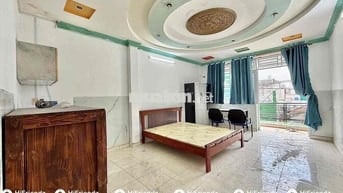 PHÒNG BAN CÔNG MỚI XÂY GẦN CÔNG VIÊN LÀNG HOA