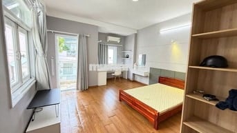 Phòng Quận 7, Ban Công , Cửa sổ trời , Nội Thất Đẹp - Giá 3.8tr.