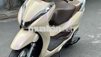 Cần bán xe Honda lead  Đk 2017 Bstp khoá Smartkey