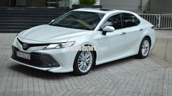 Toyota Camry 2.5Q Trắng 2020 chính chủ 1 đời chủ