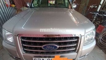 Ford Everest Số sàn màu Vàng chanh