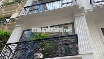 GIA ĐÌNH TÔI BÁN NHÀ TẠI  CẦU GIẤY  45m²,5PN, 2 mặt thoáng,NHỈNH 9 TỶ