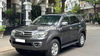 Toyota Fortuner 2.7V 4x4 2010 Xám 7 chỗ