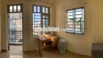 Cho thuê phòng sạch sẽ thoáng mát ngay trung tâm q4