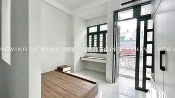 1 phòng ngủ ban công - nhà mới - ngay ngã tư Phú Nhuận