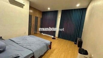 142 CHO THUÊ NHÀ ĐẸP 3 TẦNG DIỆN TÍCH LỚN, CÓ SÂN ĐẬU Ô TÔ