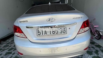 Hyundai Accent Bạc 5 chỗ