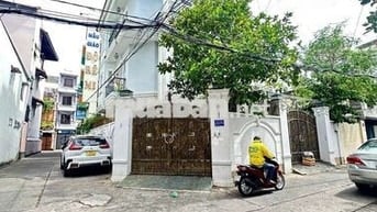 nhà biệt thự Q11 Ngang lớn giá 37tr
