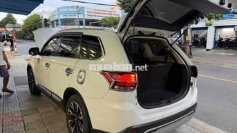 Mitsubishi Outlander 2019 Trắng Tự động