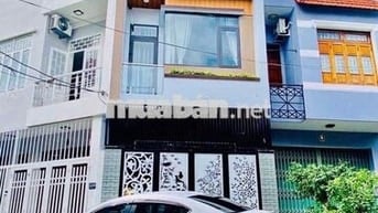 Nhà 3 tầng kiệt Cù Chính Lan ô tô vào đậu trước nhà được