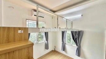 PHÒNG GÁC CAO BAN CÔNG CỬA SỔ TRỜI NGAY CỘNG HOÀ GIÁ 4TR5
