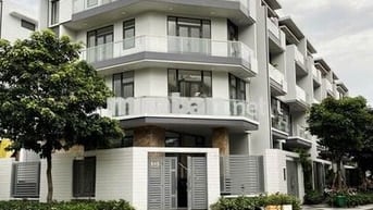 Cho thuê văn phòng 65m2, Full Nội Thất Giá 15tr/tháng - Vạn Phúc City