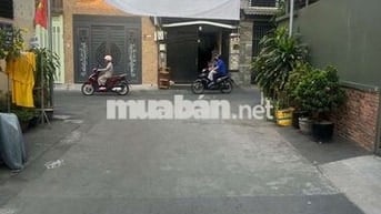 BỀ NGANG RỘNG XE HƠI RA VÀO HẦM DỄ DÀNG SÂN THƯỢNG TRƯỚC SAU THOÁNG 