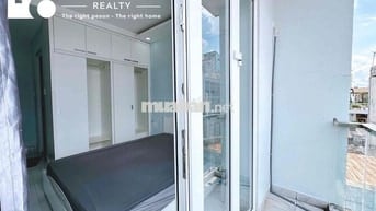 Căn hộ Studio ban công Ngay Cách Mạng Tháng 8 Tân Bình Full nội thất