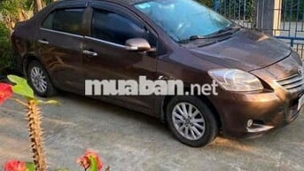 Toyota Vios 5 chỗ màu Nâu