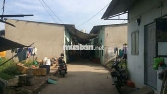 nhà trọ Phan văn Hớn ,18m2 ,có gác lửng 6m2 ,toilet riêng ,gần đường