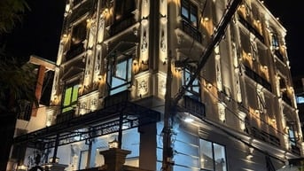 Toà nhà 4 Lầu THANG MÁY CAO CẤP 2 Mặt tiền hẻm xe hơi 7m Lê Quang Định
