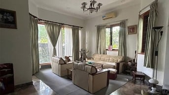 Biệt thự mặt tiền Thảo Điền, 15,2x33m, Hầm + Trệt + 2 lầu, giá 125 tỷ