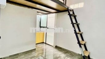 Phòng cho thuê có gác cửa sổ trời đi bộ qua IUH giá rẻ