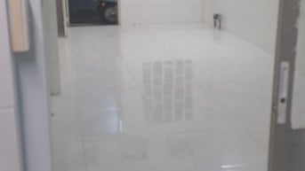 Cho thuê nhà hẻm rộng 2,5m 1 trệt,1 lửng, nở hậu đường Khánh Hội Q4
