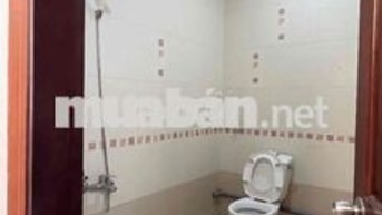 em cần pass phòng gấp ở trần hưng đạo