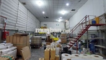 Xưởng 8x50 ,Trần cao, xe tải vào xưởng ok gần MẶT TIỀN NGUYỄN VĂN QUÁ 