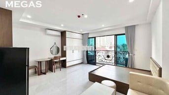 STUDIO FULL ĐỒ MỚI BAN CÔNG THOÁNG SIÊU RỘNG NGAY PHẠM VĂN ĐỒNG