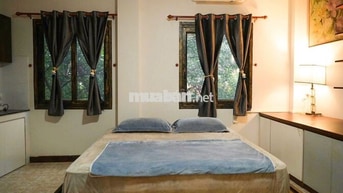 Cho thuê căn hộ dịch vụ mặt tiền đường Lạc Long Quân