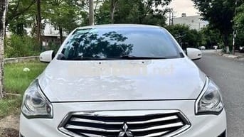 Mitsubishi Attrage 1.2 MT 2017 Trắng xe zin đẹp