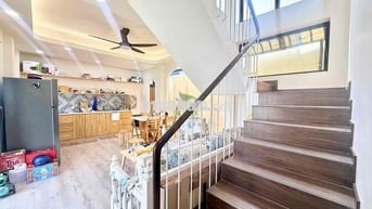 CHO THUÊ NHÀ MỚI PHÍA BẮC NT 4 PN GIÁ 25 TRIỆU/THÁNG