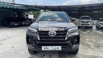 Toyota Fortuner 2022 2.4L 4x2 AT máy dầu tự động