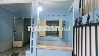 nhà nguyên cách căn Phạm Văn Đồng 30 mét, gần ngã 4 thủ đức , gần chợ