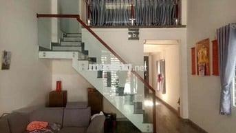 NHÀ GÁC ĐÚC ĐẸP GIÁ RẺ KẸP ĐƯỜNG HÔNG 3 MẶT THOÁNG