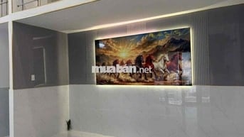NHÀ GIÁ RẺ GÁC ĐÚC RỘNG RÃI ĐẸP VÀO Ở NGAY