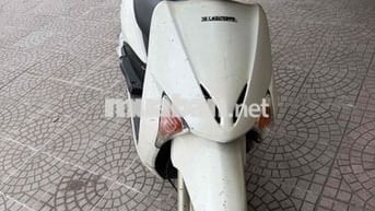 Honda Lead Trắng Xăng