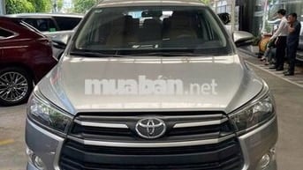 Toyota Innova 2.0E 2017 Số sàn, Bạc, xe gia đình