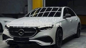 Mercedes-Benz E300 AMG 2025 V1 Sẳn Giao ngay