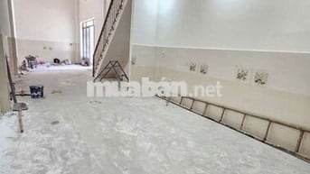 nhà mới sơn sữa dt rộng hợp ở,vp,onlie.2pn 2wc có 1 máy lạnh