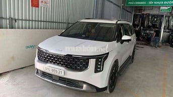 Kia Carnival Signature Dầu 37.000 km Trắng