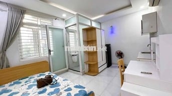 CHO THUÊ PHAN XÍCH LONG-  STUDIO FULL NT-  CỬA SỔ TRỜI- THANG MÁY
