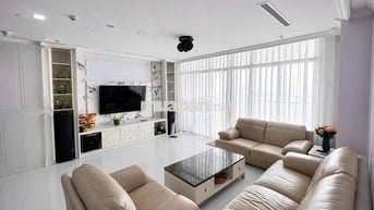 CHO THUÊ CĂN GÓC 4PN, 188M2, PARK 2, VINHOMES CENTRAL PARK, BÌNH THẠNH