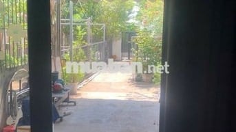 Cho thuê nhà nguyên căn hẻm xe hơi, gần Gò Vấp,sân dài,tiện kinh doanh