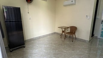 Quận 10, cho thuê phòng tiện nghi, máy lạnh, máy giặt, toilet riêng,