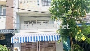 Cho thuê lầu 2 gồm 2 phòng ngủ + 1 wc + ban công. Lầu 1 và 3 đã ở