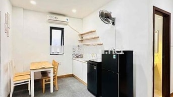 Cho thuê căn 2pn1wc ban công thang máy giặt full nt Hai Bà Trưng q1