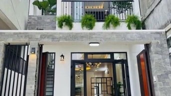 Xuất Hiện Căn Nhà Lầu Vừa Hoàn Thiện Ngay Gần Cổng 2 Sân Bay Biên Hòa 